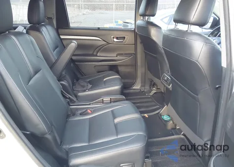 2018 Toyota Highlander Se/Xle z USA, uszkodzony, nr VIN 5TDJZRFH3JS546947